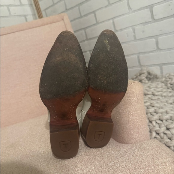 Tecovas White Embroidered Women's Lace-Up Western Knee-High Boots - Picture 6 of 6